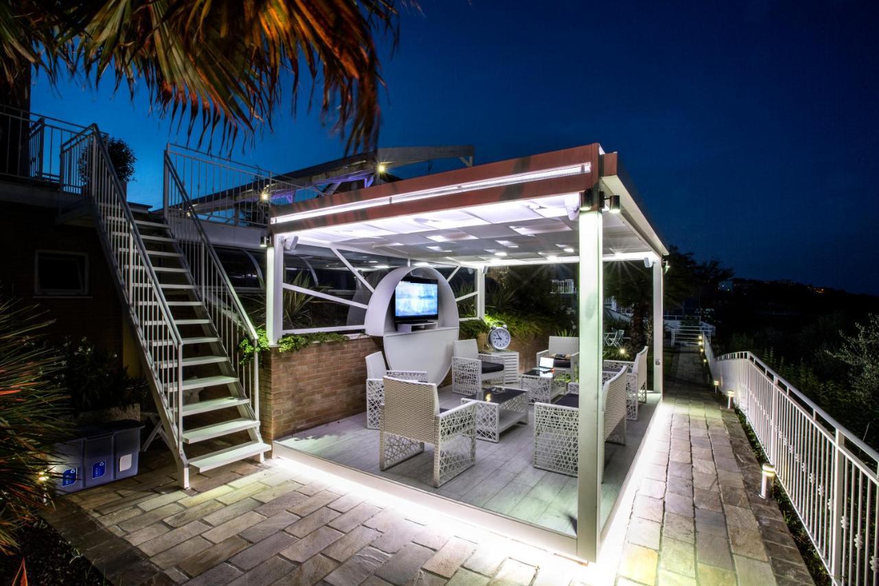 Holiday Residence Belohorizonte Macerata Eksteriør billede
